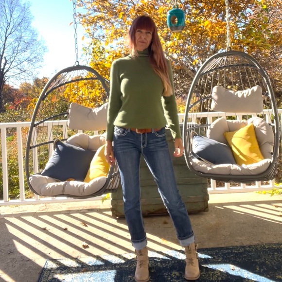 Julie True Religion Straight Leg Jeans - Picture 7 of 17